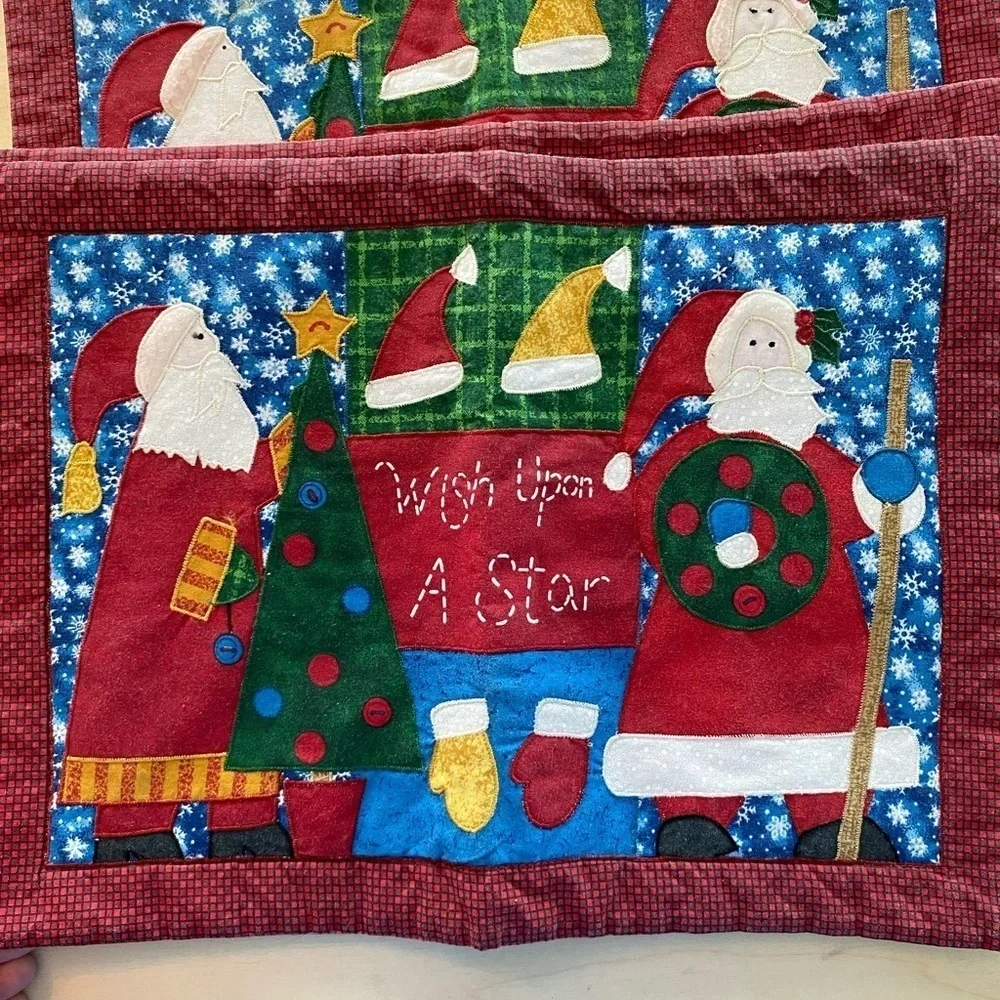 Set of 4 Christmas Quilted Placemats (FZ)